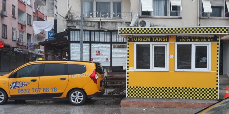 Üniversite Taksi